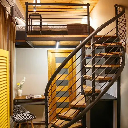 מלון Mezzanine