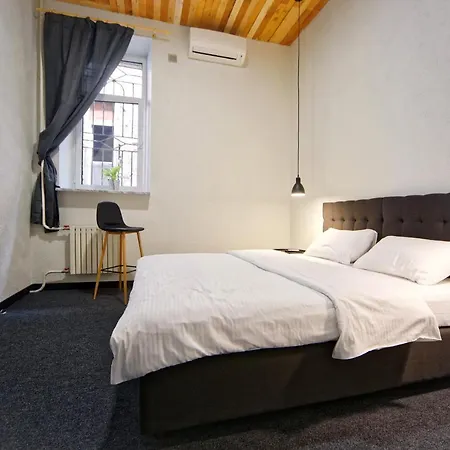 Mezzanine Hotel 2*