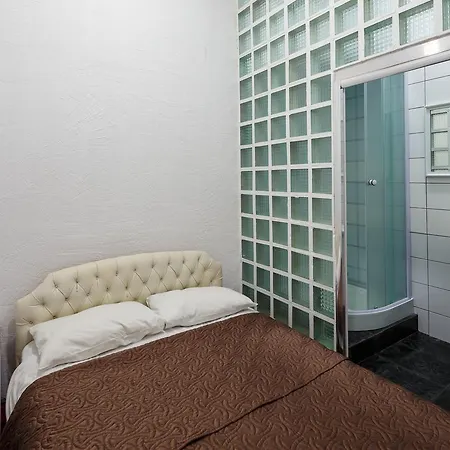 Mezzanine Hotel 2*