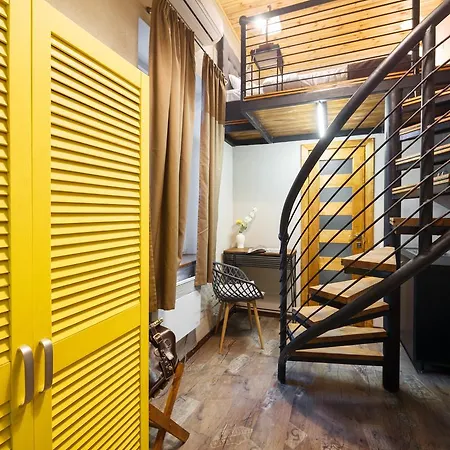 מלון Mezzanine 2*