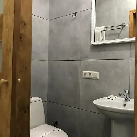 מלון Mezzanine 2*