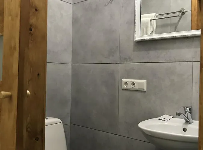 Отель Mezzanine 2*